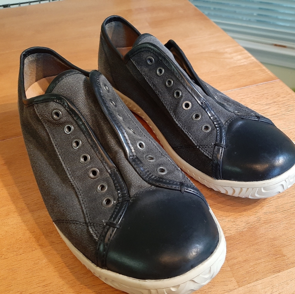 John Varvatos  Black Slip On Casual Shoe - 11.5M